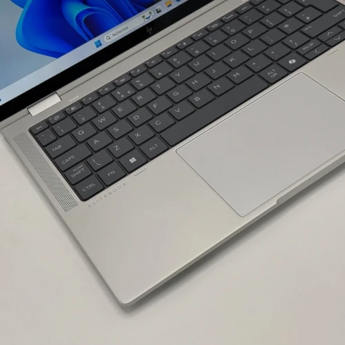 HP ELITEBOOK 1040 G11 2-in-1 / ULTRA 7 165H / 32GO DDR5 / 512Go SSD / Intel ARC / 14 FHD+ Tactile