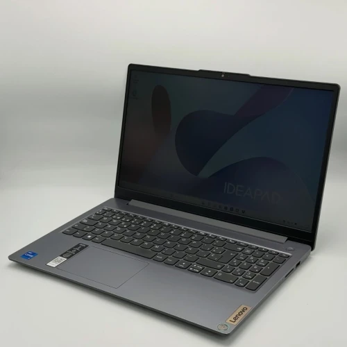 Lenovo IdeaPad Slim 3 / i7-13620H / 16Go DDR5 / 1To SSD NVMe / 15.6 FHD