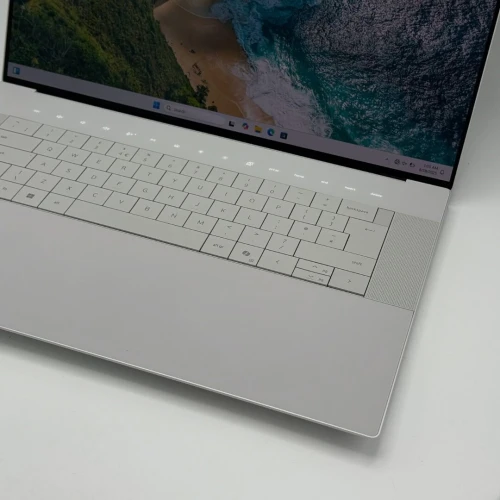 DELL XPS 9640 Tactile OLED/ ULTRA 7 155H / 32GO DDR5 / 512Go SSD / NVIDIA RTX 4050 / 16.3 4K Tactile
