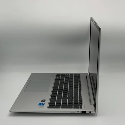 HP ELITEBOOK 860 G9 / 12th I5-1235U / 8Go DDR5 / 256SSD / 16 FHD