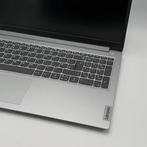 Lenovo IdeaPad Slim 1 / Ryzen 3 7320U / 8 Go DDR5 / 512 Go SSD / 15.6 FHD