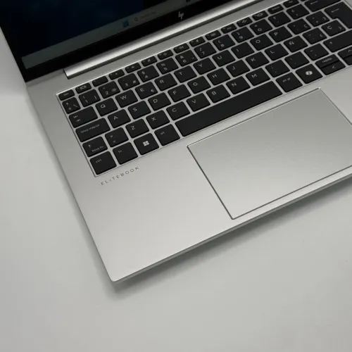 HP EliteBook 845 G11 / Ryzen 7 Pro 8840U / 16Go DDR5 / 256Go SSD / 14 FHD+