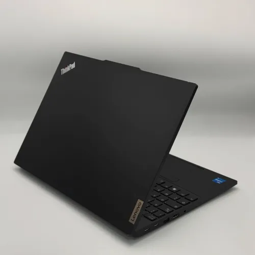 LENOVO THINKPAD E16 / 13th I5-1335U / 40Go DDR4 / 256Go SSD / 16  FHD+ WUXGA