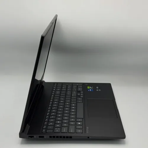 HP Victus 16  / i7-13620H / 16 Go DDR5 / 512 Go SSD / RTX 4060 8Go / 16.1 FHD 165hz