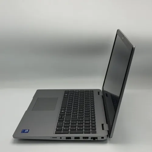 DELL LATITUDE 5550 / ULTRA 5 135U / 16Go DDR5 / 256SSD / 15.6 FHD