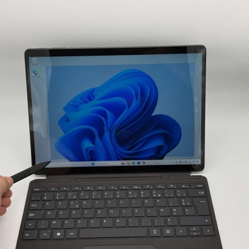Microsoft Surface Pro 9 / i5-1245U / 16Go DDR5 / 256Go SSD / 13 Tactile
