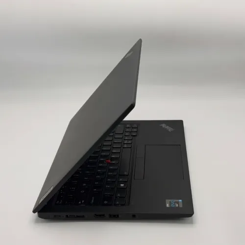 LENOVO THINKPAD X13 GEN 2 / i5-1135G7 / 8Go DDR4X / 256Go SSD NVMe