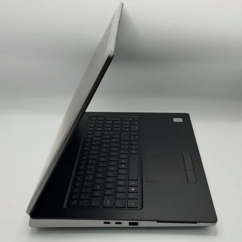 Dell Precision 7750 / i7-10875H / 16 Go DDR4 / 512 Go SSD NVMe / Quadro RTX 4000 8 Go / 17 FHD