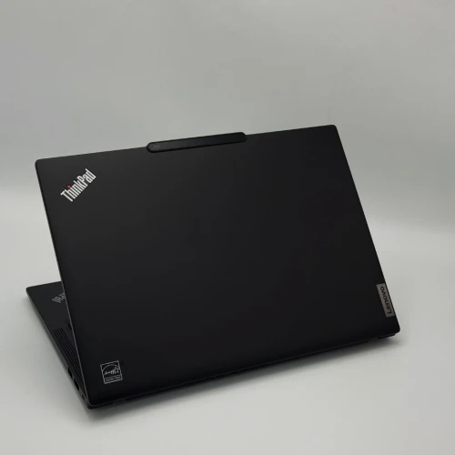 Lenovo ThinkPad X13 Gen 4 Magnesium / Ryzen 5 Pro 7540U / 32 Go DDR5 / 512 Go SSD / 13.3 FHD+