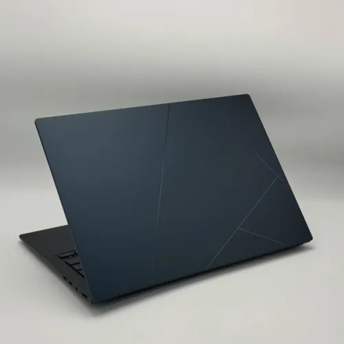 ASUS Zenbook 14 UX3405 / Intel Ultra 7 155H / 16 Go / 1 To SSD / 14 OLED
