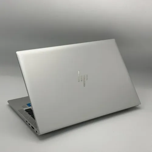 HP EliteBook 830 G8 Tactile / Intel Core i5 1145G7 / 16 Go / 256 Go SSD NVMe / 13.3 FHD