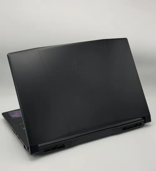MSI KATANA 15 B13 / i7-13700H / RTX 4060 / 240Hz