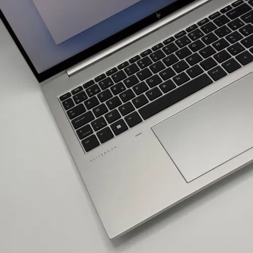 HP ELITEBOOK 860 G10 / 13th I7-1335U / 16GO DDR5 / 512SSD / 16  FHD+