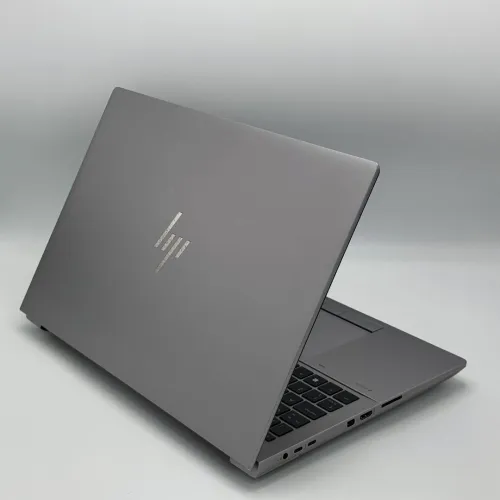 HP ZBOOK FURY 16 G10 / 13th I7-13700HX / NVIDIA RTX 2000 Ada 8Go / 32Go DDR5 / 1To SSD / 16 FHD+