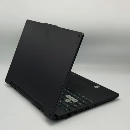 ASUS TUF Gaming F15 / i7-11800H / 16 Go DDR4 / 512 Go SSD / RTX 3060 6 Go / 15.6 FHD 144 Hz
