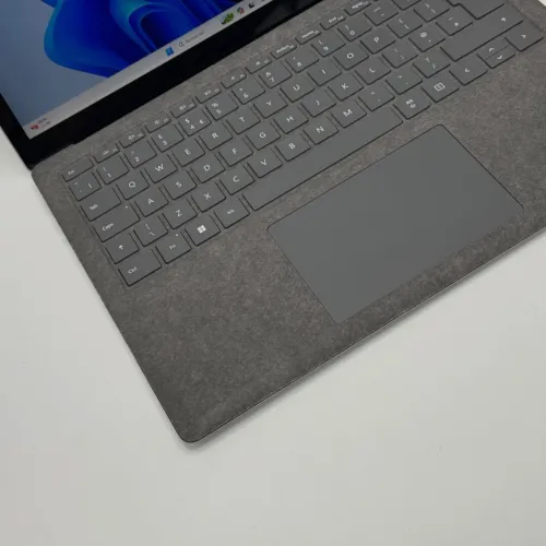 Microsoft Surface Laptop 4 / i5-1145G7 / 16 Go / 512 Go SSD / 13.5 2K Tactile