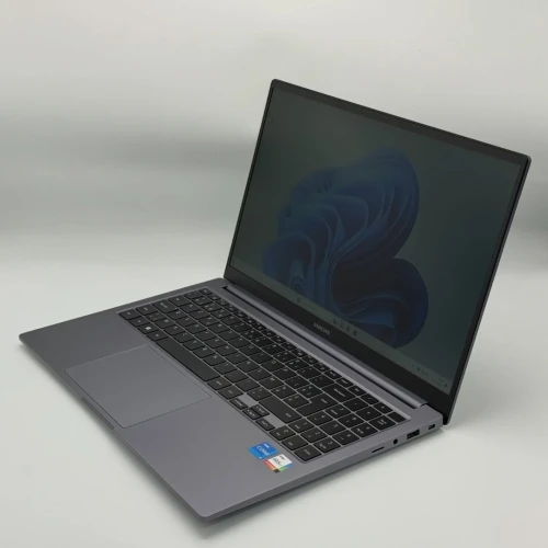 Samsung Galaxy Book4 (NP750XGK) / i5-1335U / 16 Go / 512 Go SSD / 15.6 FHD