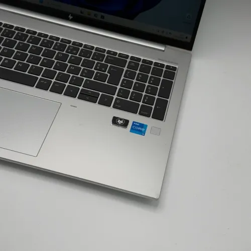 HP ELITEBOOK 860 G9 / 12th I5-1235U / 8Go DDR5 / 256SSD / 16 FHD