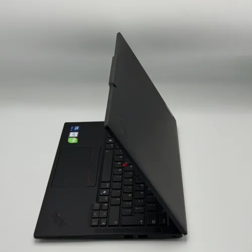 Lenovo ThinkPad T14s Gen 5 / Ultra 5 125U / 16 Go LPDDR5X / 512 Go SSD / 14 WUXGA