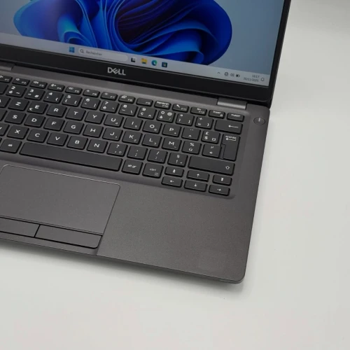 DELL LATITUDE 5300 / 8th I7-8665U / 16Go DDR4 / 512SSD / 13.3 FHD