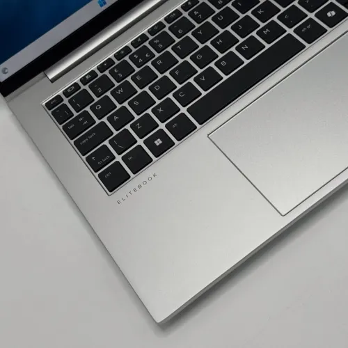 HP ELITEBOOK 840 G11 / ULTRA 5 135U Evo / 16Go DDR5 / 256SSD / 14 FHD+