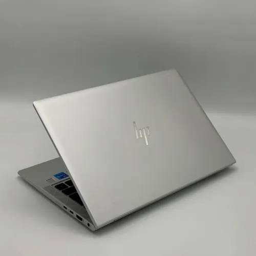 HP ELITEBOOK 830 G8 Tactile / 11th i5-1135G7 / 16Go DDR4 / 256SSD / 13.3 FHD