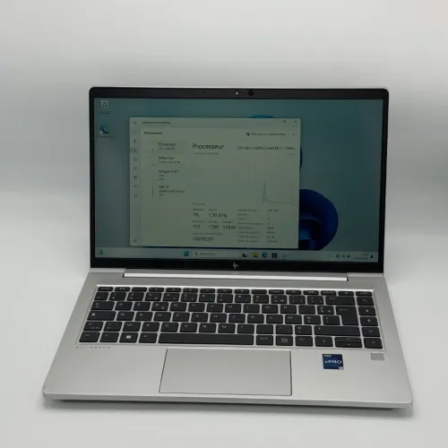HP EliteBook 640 G10 Tactile / i7-1365U / 32 Go / 1 To SSD / 14 FHD