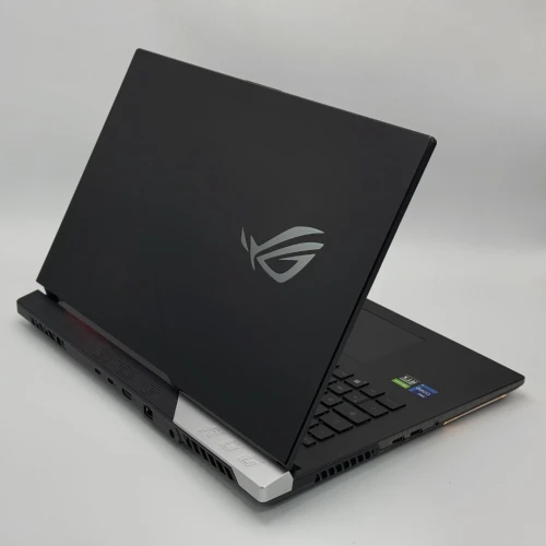 ASUS ROG Strix SCAR 17 / i9-12900H / RTX 3070 Ti / 360Hz