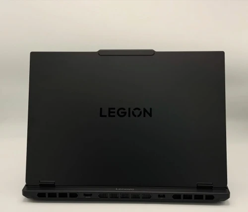 LENOVO LEGION 5 OLED / 13th I7-13650Hx / 24Go DDR5 / 1To SSD / NVIDIA RTX 5050 8Go / 15.1 165Hz