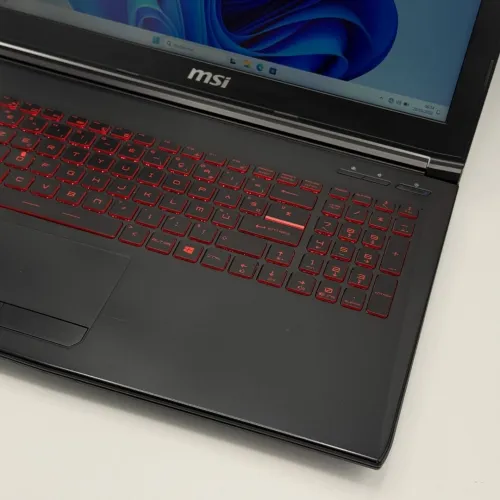 MSI GL62 / 7th I7-7700HQ / 16Go DDR4 / 512SSD + 1To HDD / NVIDIA GTX 1050Ti / 15.6 FHD