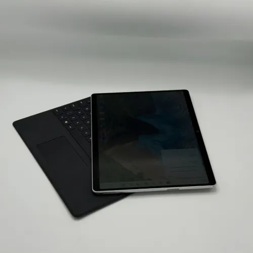 Microsoft Surface Pro 10 for Business / Ultra 7 165U / 16 Go DDR5 / 256 Go SSD / PixelSense 120Hz