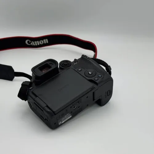 CAMERA CANON R7 + ADAPTER + OBJECTIF TAMRON 28-75mm + 128GO (2x64) SD LEXAR