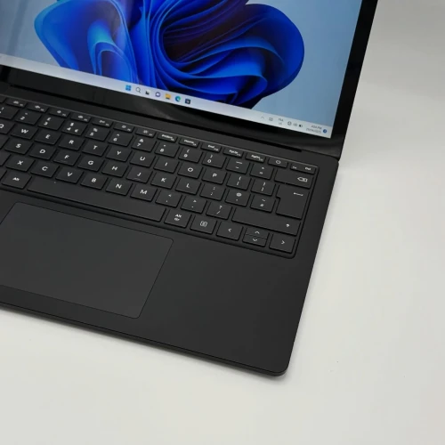 Microsoft SURFACE LAPTOP 5 Tactile / 12th i7-1265U / 16GO DDR5 / 256SSD / 13.4  2.5K TACTILE 