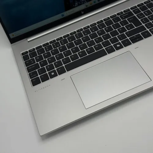 HP EliteBook 860 G11 / Core Ultra 7 155U / 32Go DDR5 / 512Go SSD
