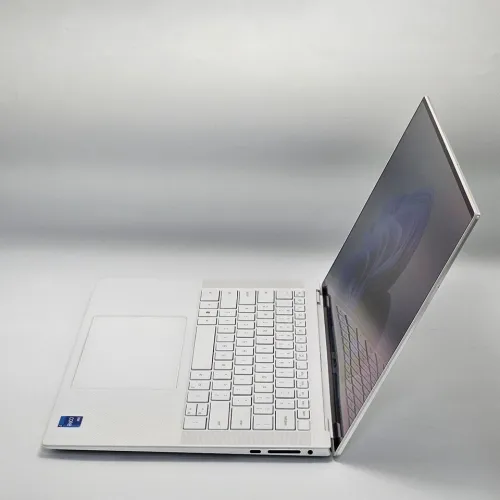 DELL XPS 9510 OLED 4K+ / 11th I7-11800H / 16GO DDR4 / 1TO SSD / NVIDIA RTX 3050Ti / 15.6" Tactile 