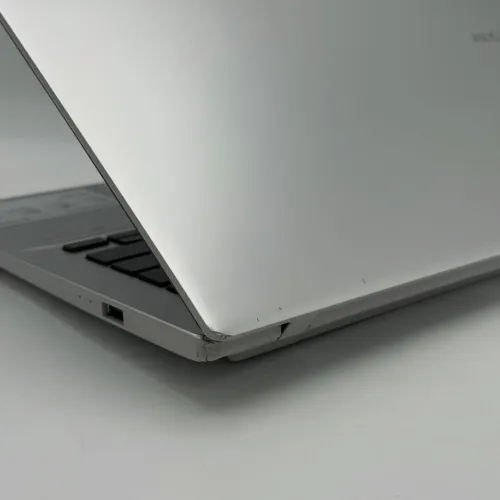 ASUS VivoBook 14 X1407Q / Snapdragon X / 16 Go / 512 Go SSD / FHD+