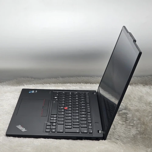 LENOVO THINKPAD X13 GEN4 / 13th I5-1335U / 16GO DDR5 / 256SSD / 13.3" FHD+