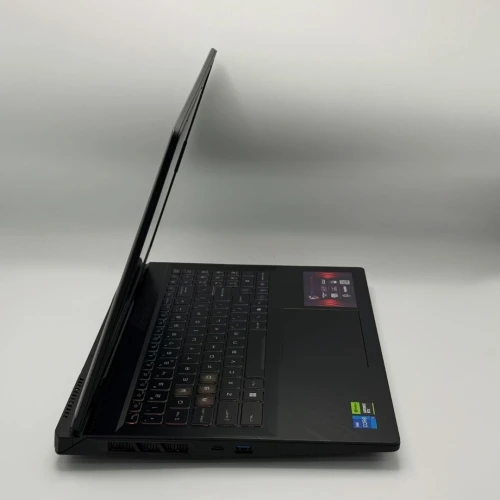 MSI Crosshair 16 HX / i7-14700HX / 16 Go DDR5 / RTX 4060 / QHD+ 240Hz