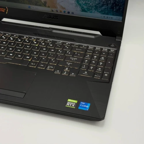 ASUS TUF Gaming F15 / i7-11800H / 16 Go DDR4 / 512 Go SSD / RTX 3060 6 Go / 15.6 FHD 144 Hz