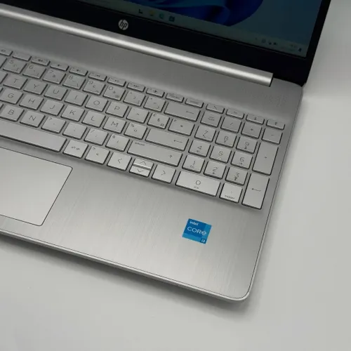 HP LAPTOP 15 / 12th I3-1215U / 8Go DDR4 / 256SSD / 15.6 FHD
