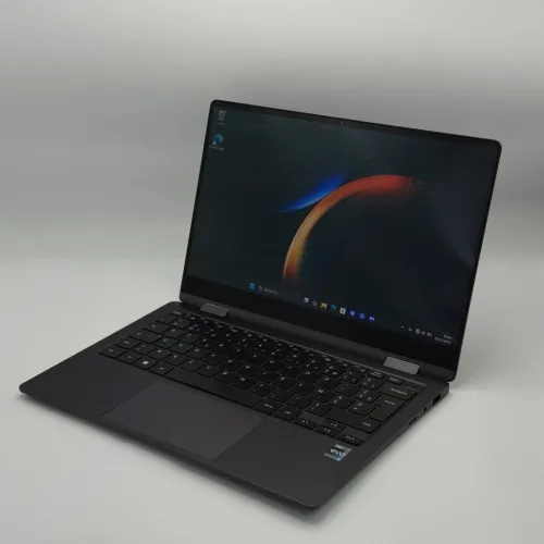 SAMSUNG GALAXYBOOK 3 x360 AMOLED / 13th I5-1340P / 16Go DDR5 / 512SSD / 13.3 FHD Tactile