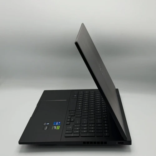 HP OMEN 16 / i7-14650HX / 16 Go DDR5 / RTX 4060 / QHD 240Hz