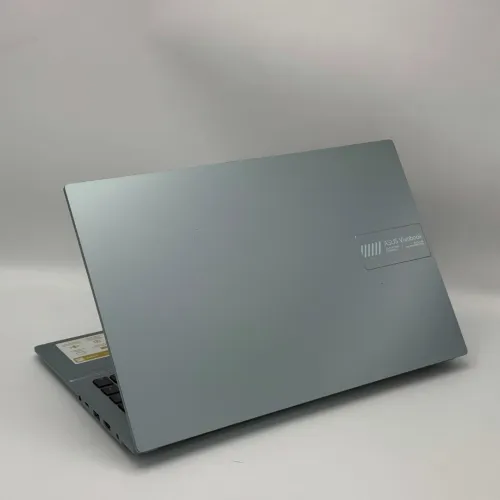 ASUS VivoBook Go 15 / Ryzen 5 7520U / 16 Go DDR5 / 512 Go SSD / 15.6 FHD