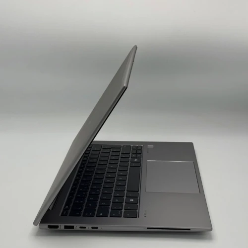 HP ZBook Firefly 14 G11 A / Ryzen 7 8840HS / 32 Go DDR5 / 1 To SSD / FHD+