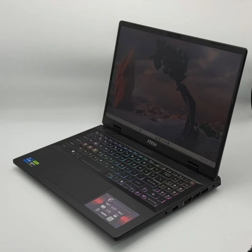 MSI Crosshair 16 HX / i7-14700HX / 16 Go DDR5 / RTX 4060 / QHD+ 240Hz