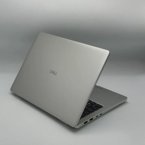 Dell Pro 14 Plus / Intel Ultra 5 235U / 16 Go / 256 Go SSD NVMe / 14 FHD+