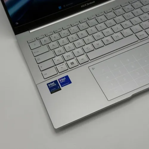 ASUS Zenbook 14 OLED 3K 120Hz / Ultra 9 / 32 Go / 1 To SSD  Ultra Premium