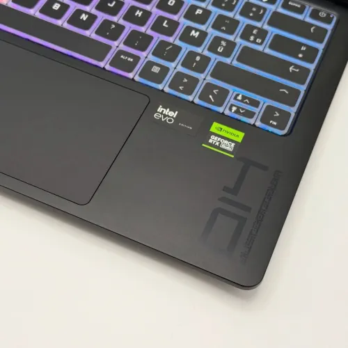 HP OMEN Transcend O14 / ULTRA 9 185H / NVIDIA RTX 4060 8Go / 32Go DDR5 / 1TO SSD / 14 OLED 3k 120Hz