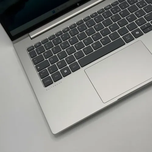 HP EliteBook 645 G11 / Ryzen 5 7535U / 16 Go DDR5 / 512 Go SSD / 14 FHD+