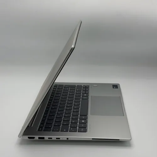 HP EliteBook 640 G11 / Intel Ultra 5 135U / 132 Go / 512 Go SSD / 14 FHD+